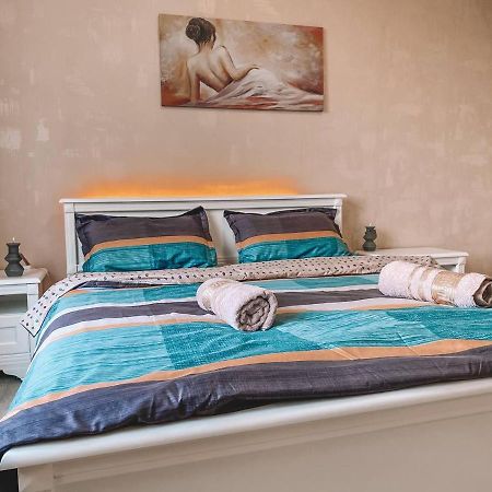 Luxury Sky Apartment Chisinau Ngoại thất bức ảnh