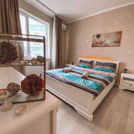 Luxury Sky Apartment Chisinau Ngoại thất bức ảnh